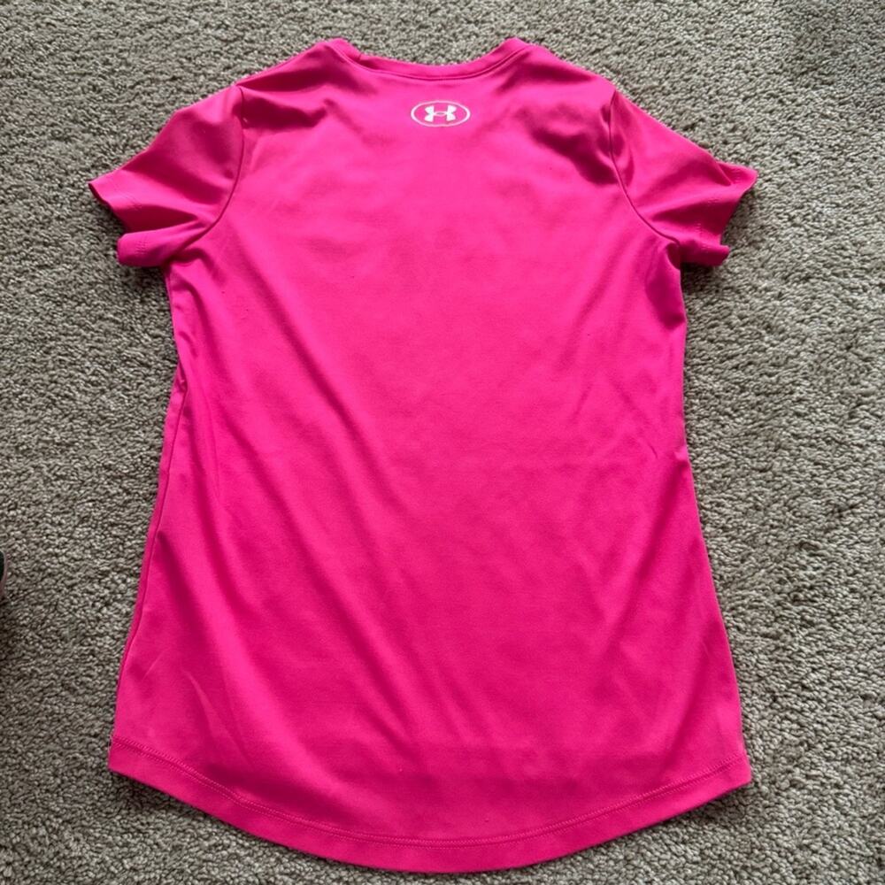UA Under Armour Girls Loose Fit Vibrant Pink Logo Tee Shirt Size Youth Small - Picture 2 of 7